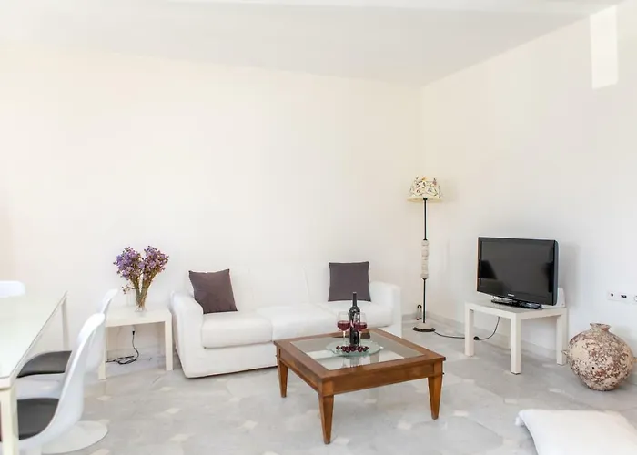 Apanemi Beachhouse Semesterbostad *