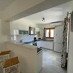 Apanemi Beachhouse